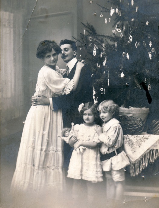 Иллюстрация к книге — Новый год в России. История праздника [i_044.jpg]