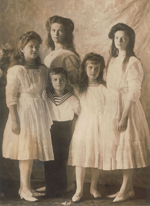 Иллюстрация к книге — Новый год в России. История праздника [i_066.jpg]