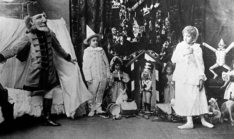 Иллюстрация к книге — Новый год в России. История праздника [i_122.jpg]