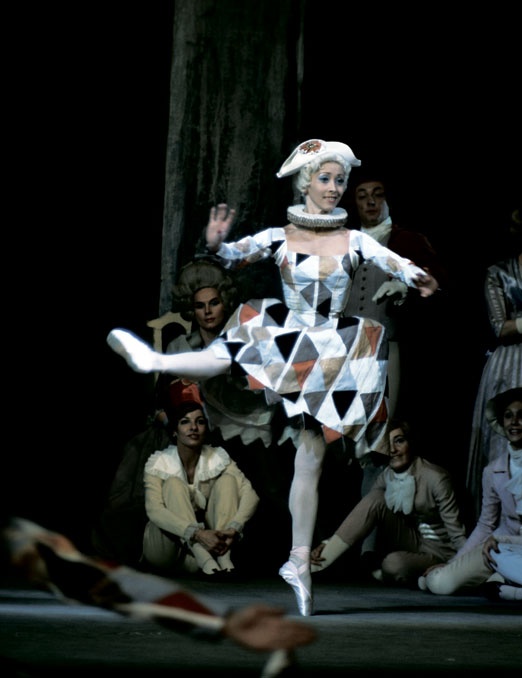 Иллюстрация к книге — Новый год в России. История праздника [i_123.jpg]