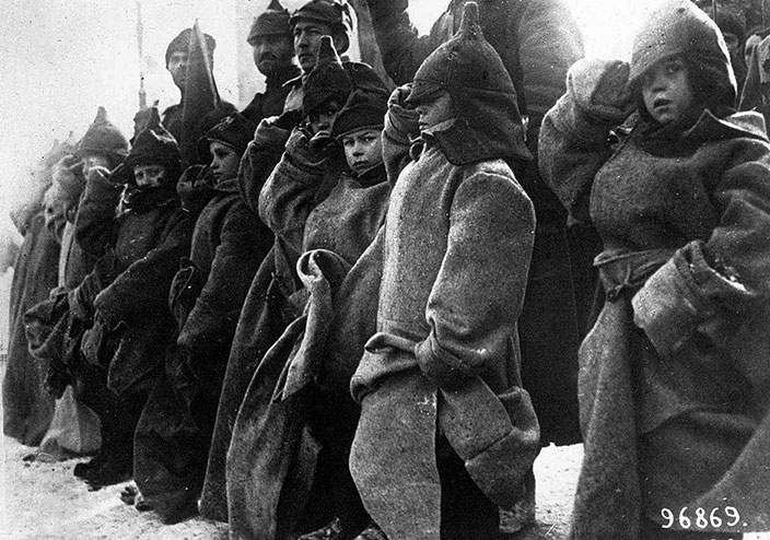 Иллюстрация к книге — Новый год в России. История праздника [i_131.jpg]