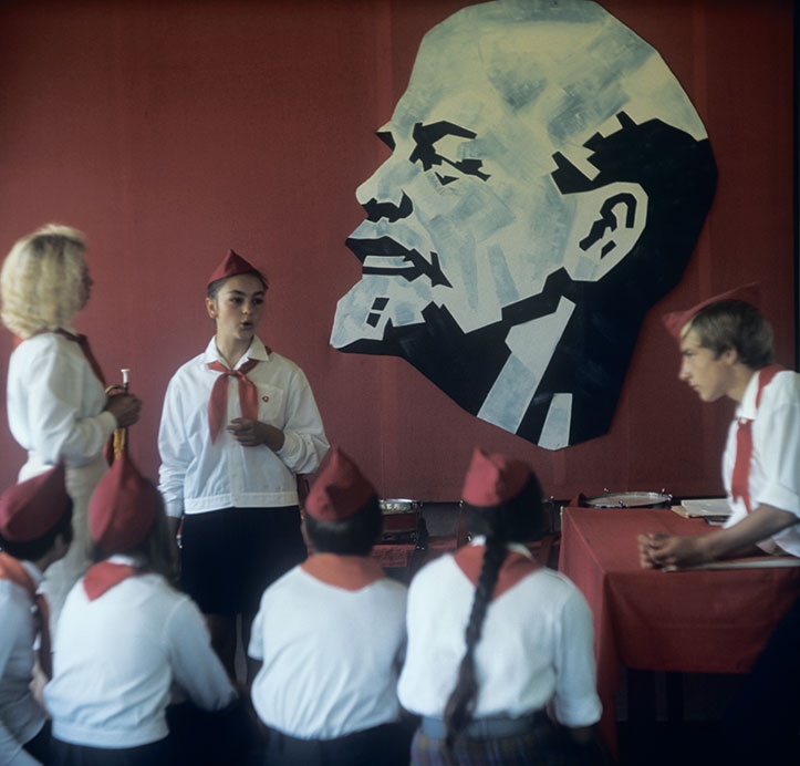 Иллюстрация к книге — Новый год в России. История праздника [i_154.jpg]