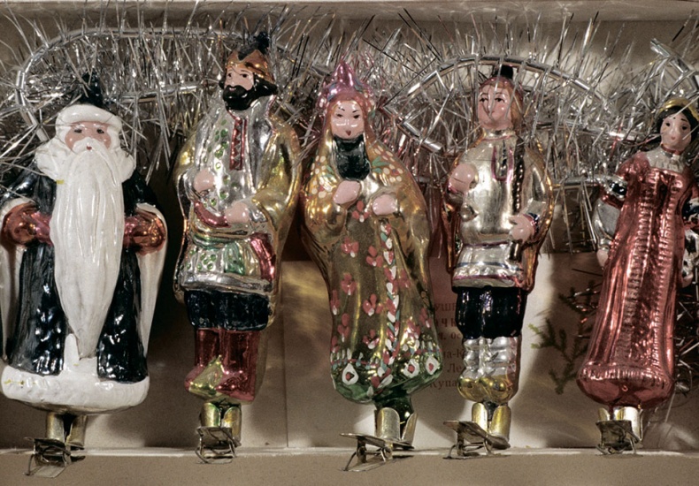 Иллюстрация к книге — Новый год в России. История праздника [i_156.jpg]