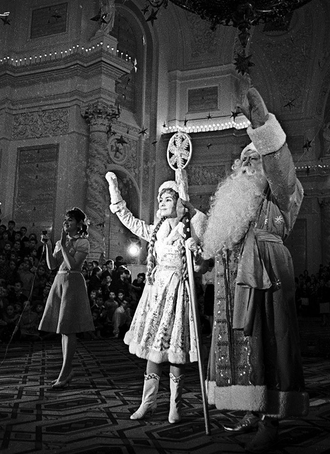 Иллюстрация к книге — Новый год в России. История праздника [i_181.jpg]