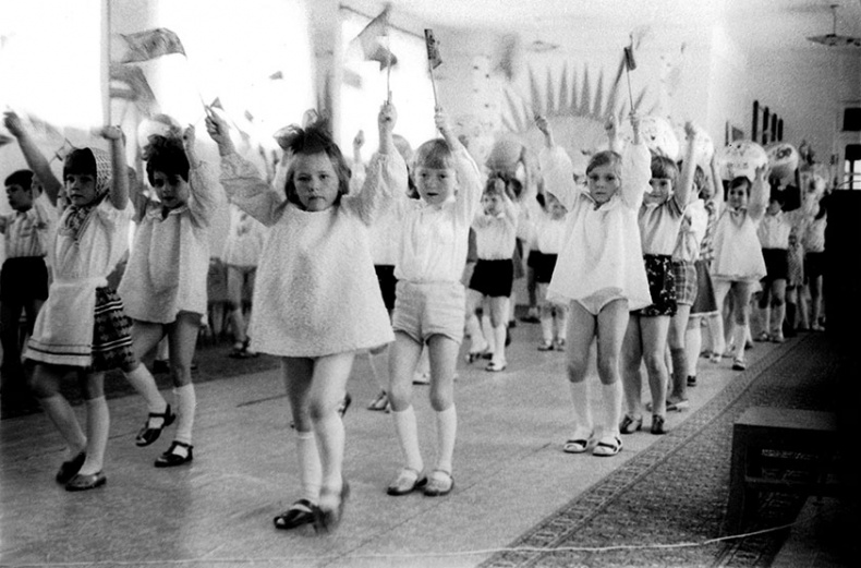 Иллюстрация к книге — Новый год в России. История праздника [i_184.jpg]