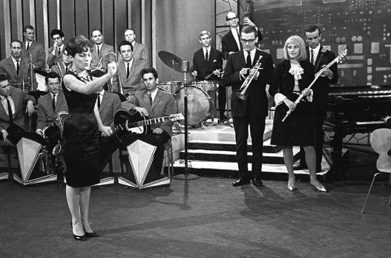 Иллюстрация к книге — Новый год в России. История праздника [i_213.jpg]