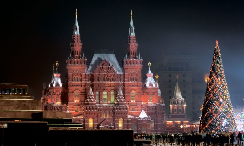 Иллюстрация к книге — Новый год в России. История праздника [i_215.jpg]