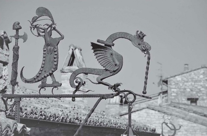 Иллюстрация к книге — Нежная магия Тосканы. Вино, коты и призраки [i_077.jpg]