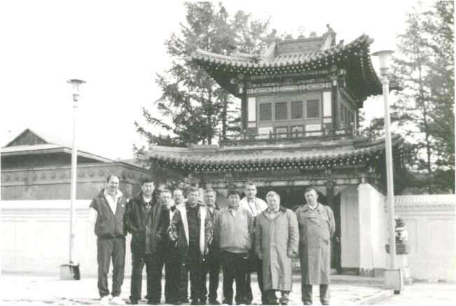 Иллюстрация к книге — Записки контрразведчика. Взгляд изнутри на противоборство КГБ и ЦРУ, и не только [i_081.jpg]