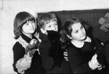 Иллюстрация к книге — Тайны жизни Ники Турбиной («Я не хочу расти…) [i_035.jpg]