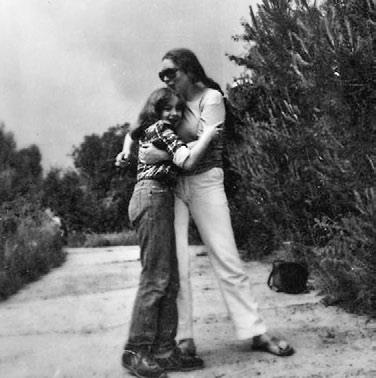 Иллюстрация к книге — Тайны жизни Ники Турбиной («Я не хочу расти…) [i_069.jpg]