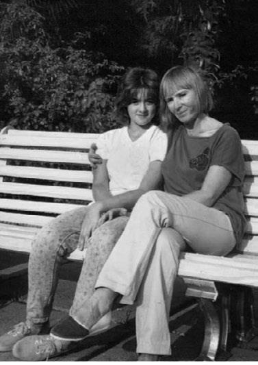 Иллюстрация к книге — Тайны жизни Ники Турбиной («Я не хочу расти…) [i_101.jpg]