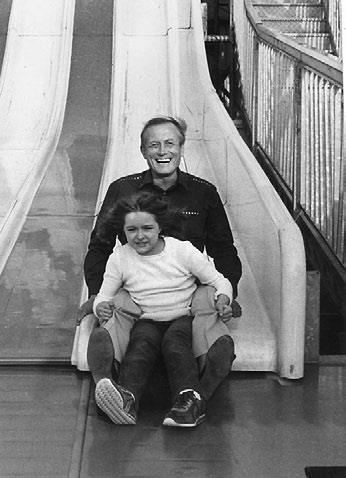 Иллюстрация к книге — Тайны жизни Ники Турбиной («Я не хочу расти…) [i_116.jpg]