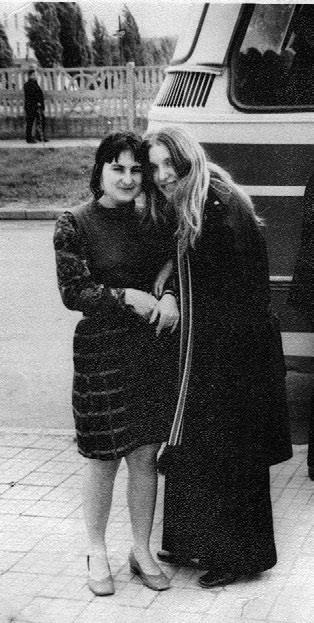 Иллюстрация к книге — Тайны жизни Ники Турбиной («Я не хочу расти…) [i_229.jpg]