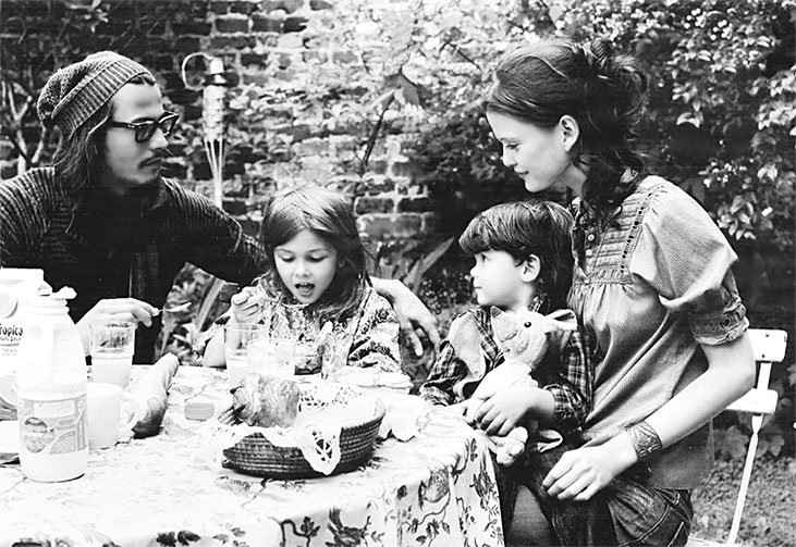 Иллюстрация к книге — Джонни Депп. Романтик и хулиган [i_005.jpg]