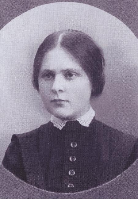 Иллюстрация к книге — Лиля Брик: Её Лиличество на фоне Люциферова века [i_010.jpg]