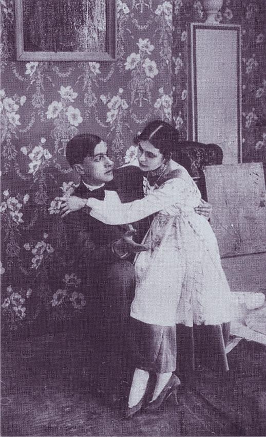 Иллюстрация к книге — Лиля Брик: Её Лиличество на фоне Люциферова века [i_037.jpg]