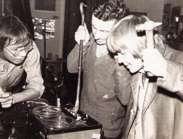 Иллюстрация к книге — Чайф. Рок-н-ролл это мы! Семейная сага [i_009.jpg]