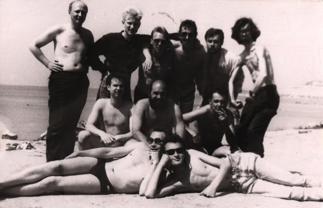 Иллюстрация к книге — Чайф. Рок-н-ролл это мы! Семейная сага [i_024.jpg]