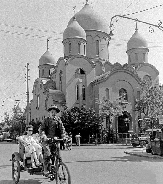 Иллюстрация к книге — Чудотворец наших времен. Святитель Иоанн, архиепископ Шанхайский и Сан-Францисский [i_018.jpg]