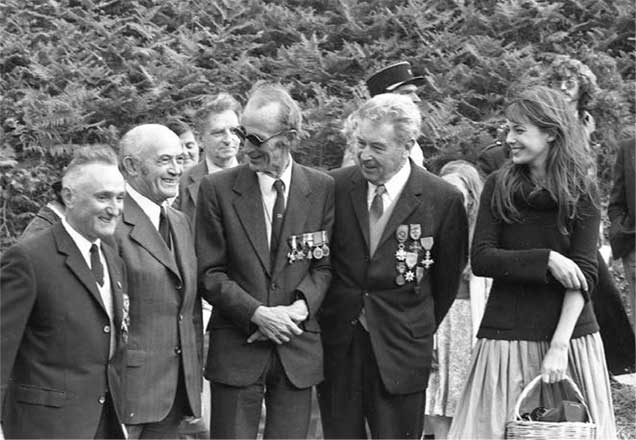 Иллюстрация к книге — Дневник обезьянки (1957-1982) [i_033.jpg]