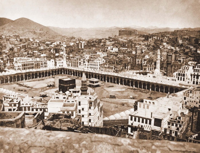 Иллюстрация к книге — Мекка. Биография загадочного города [i_038.jpg]