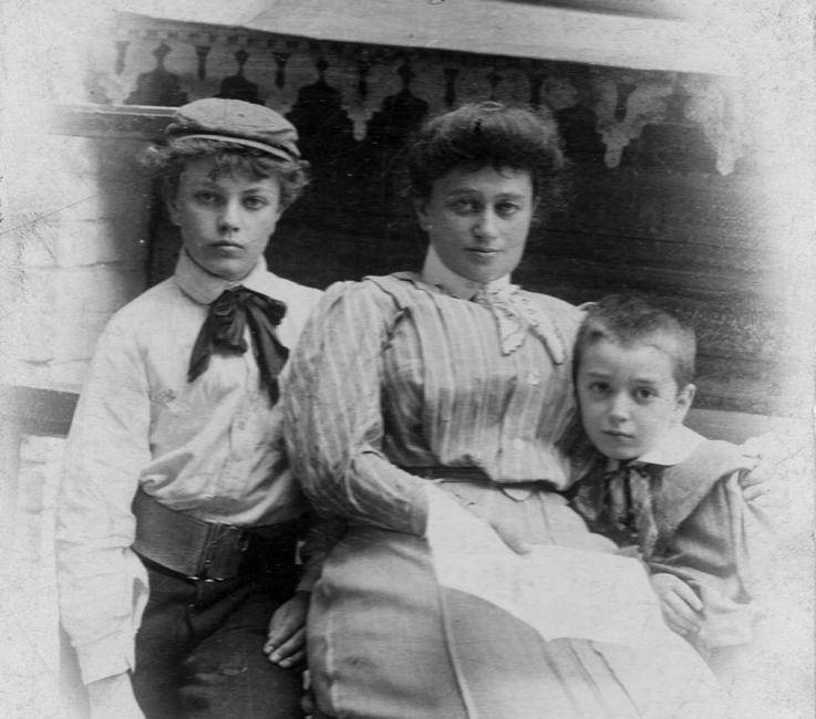 Иллюстрация к книге — Серебряный век в нашем доме [i_002.jpg]