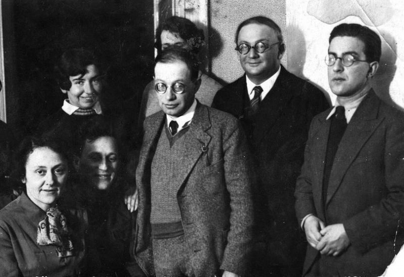 Иллюстрация к книге — Серебряный век в нашем доме [i_013.jpg]