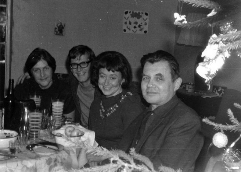 Иллюстрация к книге — Серебряный век в нашем доме [i_043.jpg]