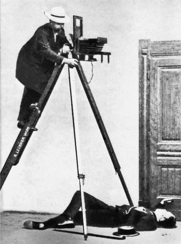 Иллюстрация к книге — Век криминалистики [i_012.jpg]