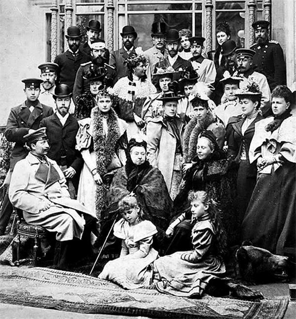 Иллюстрация к книге — Площадь и башня. Cети и власть от масонов до Facebook [i_017.jpg]