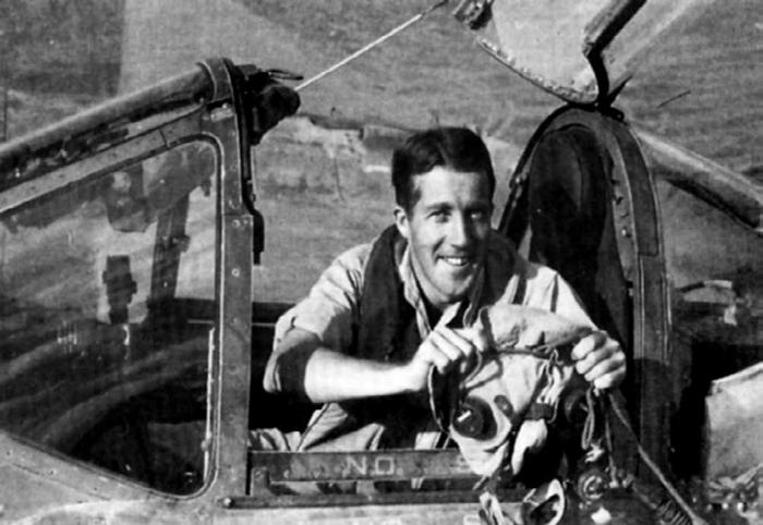 Иллюстрация к книге — Истребитель-«молния» P-38 «Лайтнинг» [i_085.jpg]