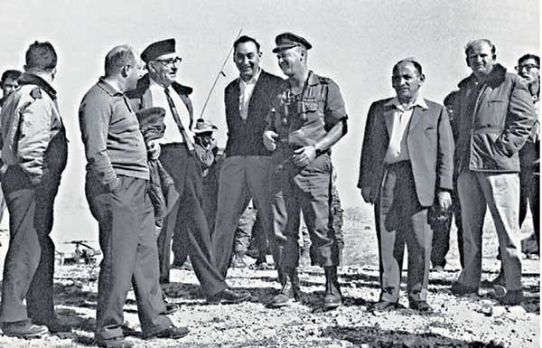 Иллюстрация к книге — Восстань и убей первым. Тайная история израильских точечных ликвидаций [i_010.jpg]