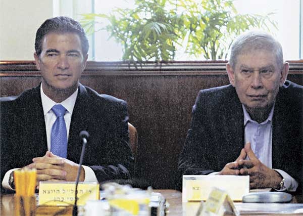 Иллюстрация к книге — Восстань и убей первым. Тайная история израильских точечных ликвидаций [i_052.jpg]