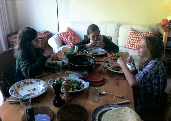 Иллюстрация к книге — Как приучить ребенка к здоровой еде: Кулинарное руководство для заботливых родителей [i_028.jpg]