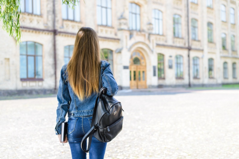 Иллюстрация к книге — Уроки жестокости [_2.jpg]