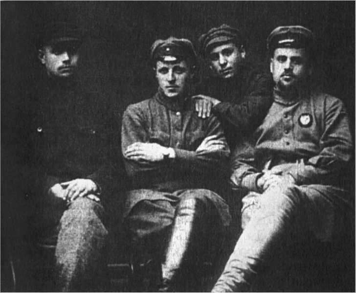 Иллюстрация к книге — Разведка и Кремль. Записки нежелательного свидетеля [i_006.jpg]