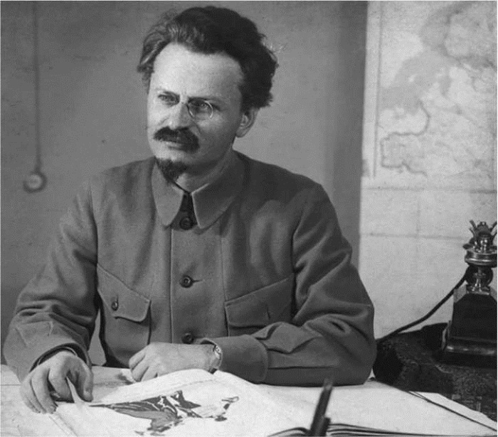 Иллюстрация к книге — Разведка и Кремль. Записки нежелательного свидетеля [i_061.jpg]