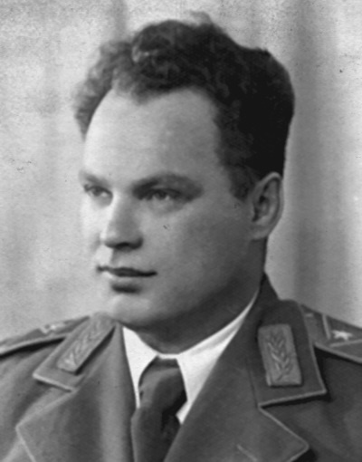 Иллюстрация к книге — Разведка и Кремль. Записки нежелательного свидетеля [i_091.jpg]