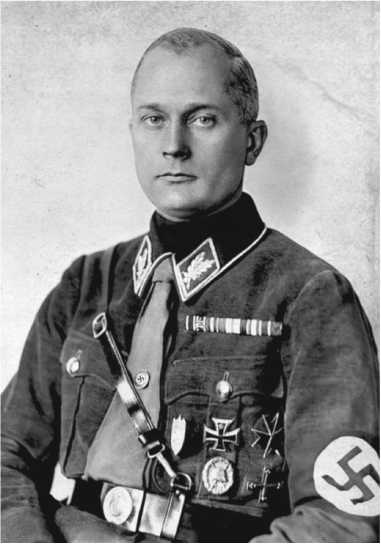 Иллюстрация к книге — Разведка и Кремль. Записки нежелательного свидетеля [i_093.jpg]