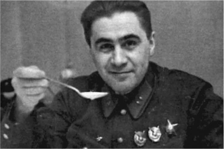 Иллюстрация к книге — Разведка и Кремль. Записки нежелательного свидетеля [i_103.jpg]