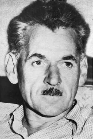 Иллюстрация к книге — Разведка и Кремль. Записки нежелательного свидетеля [i_165.jpg]