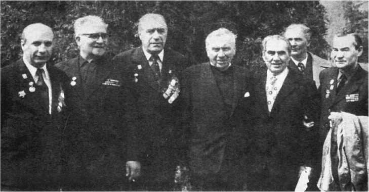 Иллюстрация к книге — Разведка и Кремль. Записки нежелательного свидетеля [i_224.jpg]