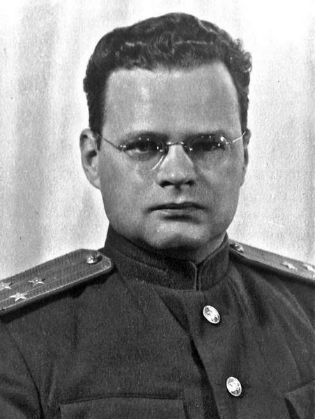 Иллюстрация к книге — А-бомба. От Сталина до Путина. Фрагменты истории в воспоминаниях и документах [i_022.jpg]