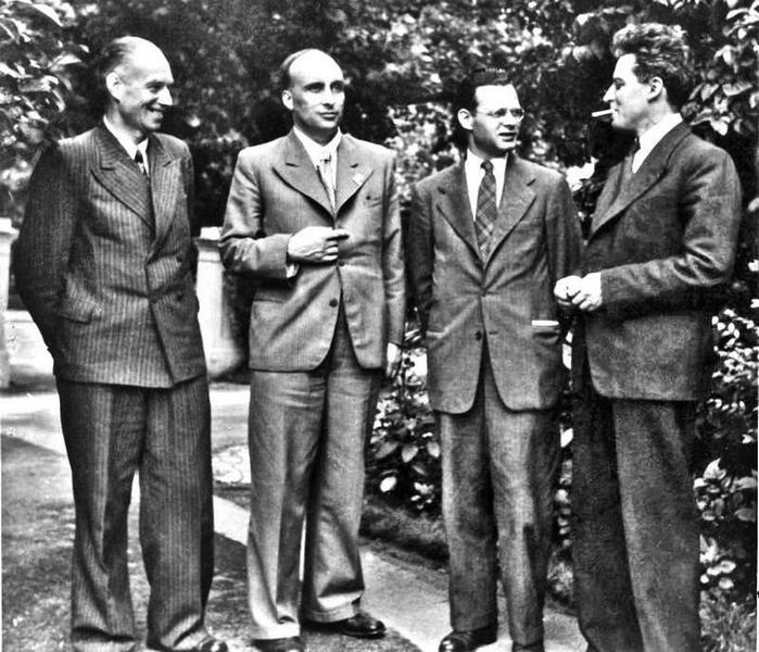 Иллюстрация к книге — А-бомба. От Сталина до Путина. Фрагменты истории в воспоминаниях и документах [i_023.jpg]