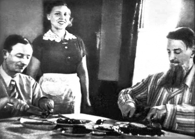 Иллюстрация к книге — А-бомба. От Сталина до Путина. Фрагменты истории в воспоминаниях и документах [i_054.jpg]