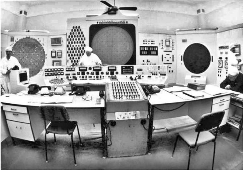 Иллюстрация к книге — А-бомба. От Сталина до Путина. Фрагменты истории в воспоминаниях и документах [i_078.jpg]