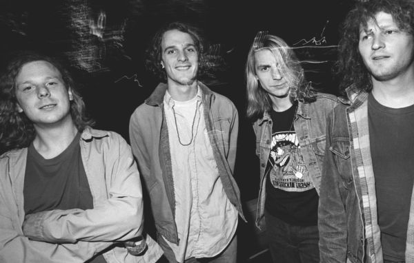 Иллюстрация к книге — Nirvana: Правдивая история [i_014.jpg]