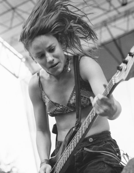 Иллюстрация к книге — Nirvana: Правдивая история [i_043.jpg]