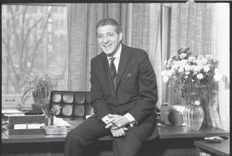 Иллюстрация к книге — Susan Sontag. Женщина, которая изменила культуру XX века [i_032.jpg]